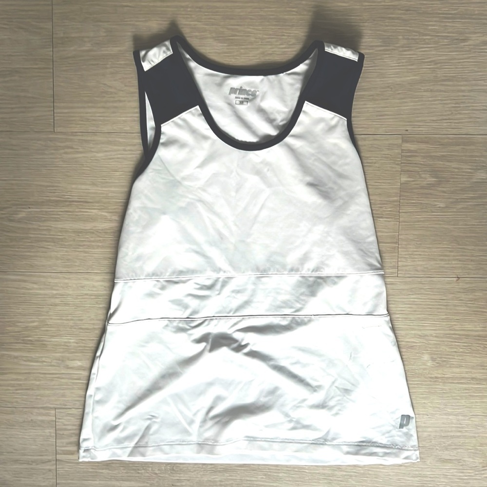 Tennis shirt